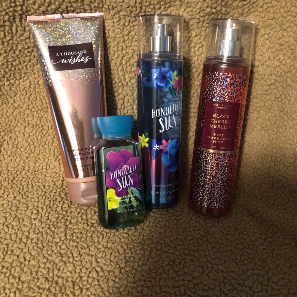 Women’s lotions and sprays - Picture 1 of 2